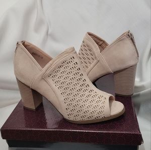 Refresh Women's Bootie Heels